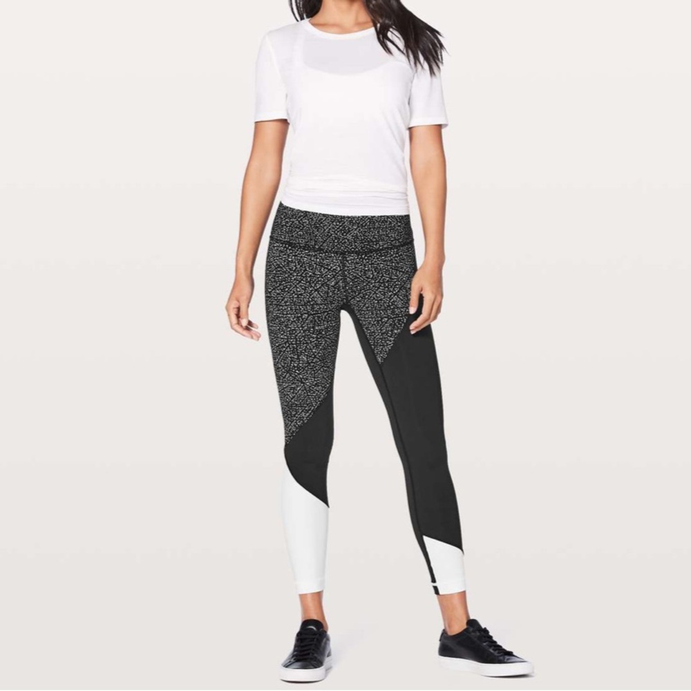 RARE {Lululemon} SPECIAL EDITION Wunder Under - Size 6
